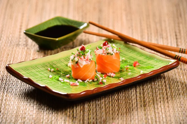 Comida Japonesa Rebanadas Salmón Sushi —  Fotos de Stock