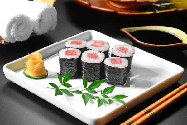 Salmón ossomaki sushi —  Fotos de Stock