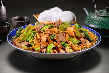 Çin eriştesi plaka