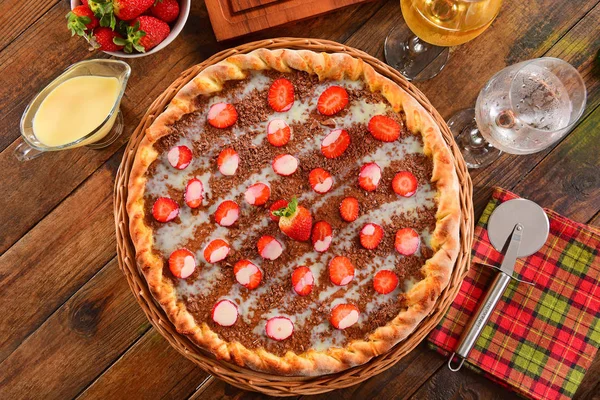 Sweet strawberry pizza — Stock Photo, Image