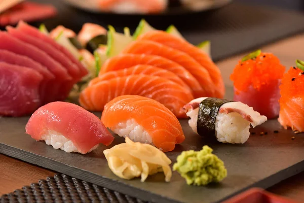 Mesa de comida japonesa — Foto de Stock