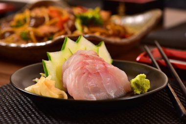 beyaz balık sashimi
