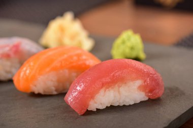 Nigiri suşi duo
