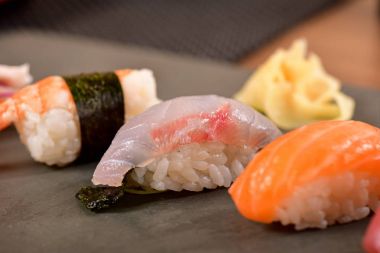 Nigiri suşi trio