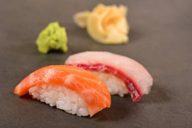 Nigiri suşi duo