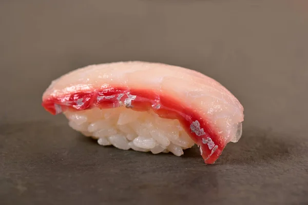 Tuna nigiri suşi — Stok fotoğraf