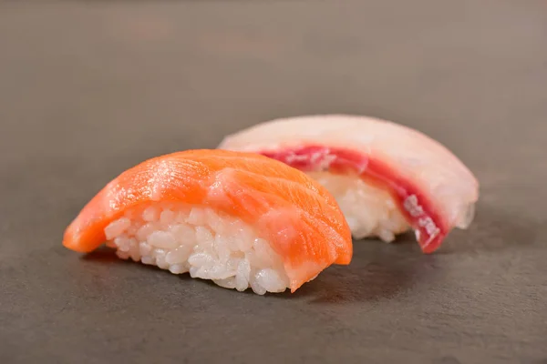 Dupla de sushi nigiri — Fotografia de Stock