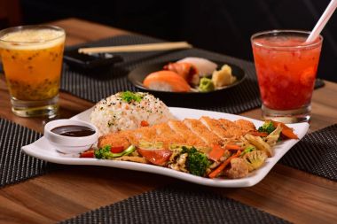 Oryantal geleneksel yemekler