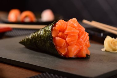 Somon Temaki suşi