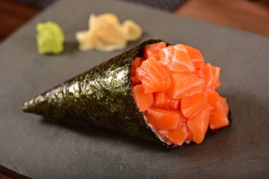 Somon Temaki suşi