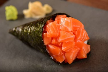Somon Temaki suşi