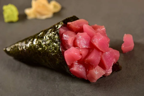 Sushi au thon temaki — Photo