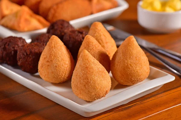 Petiscos Brasileiros Coxinha Kibe — Fotografia de Stock