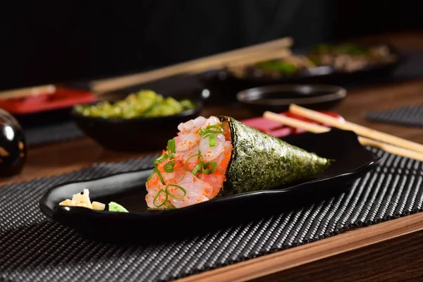Camarones Temaki Sushi Mesa Del Restaurante — Foto de Stock