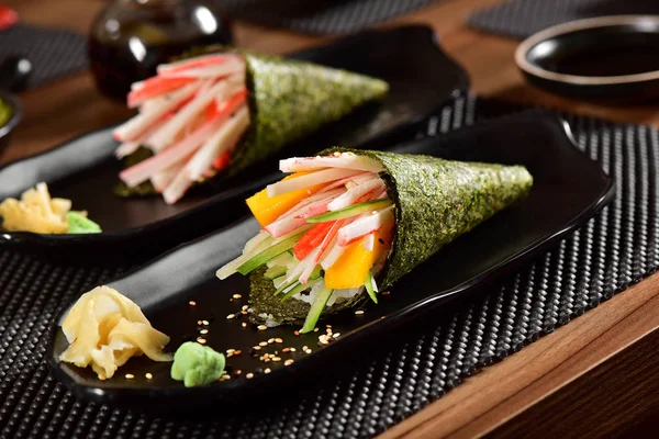 Pár Temaki Sushi Étterem Táblázat — Stock Fotó