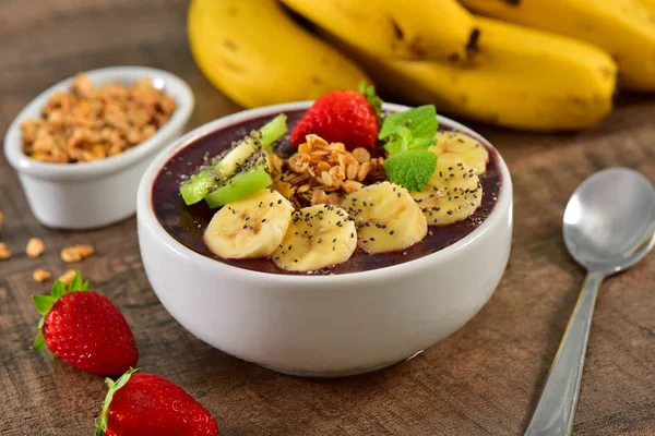 Cuenco Acai Congelado Con Frutas Encima —  Fotos de Stock