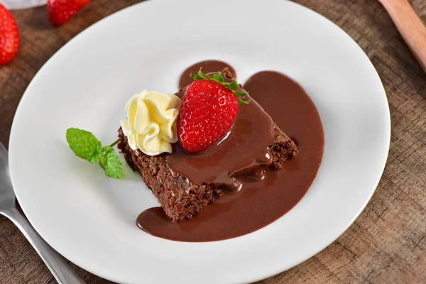 Brownie Chocolate Sauce Strawberry — Stock Photo, Image