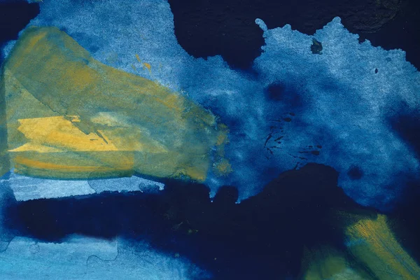 Azul escuro com amarelo e verde respingo fundo textura aquarela. Mancha vívida desenhada à mão no fundo da marinha — Fotografia de Stock