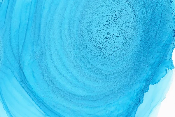 Élénk kék alkohol tinta textúra háttér. Kézzel rajzolt türkiz elvont festék foltok, körök és réteges hullámok — Stock Fotó
