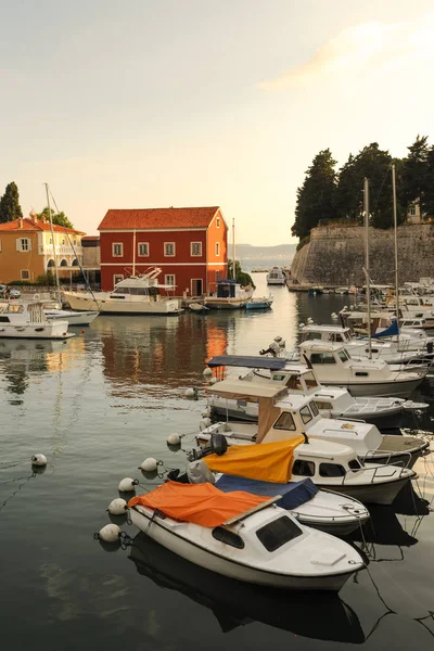 Zadar pittoresque au coucher du soleil — Photo