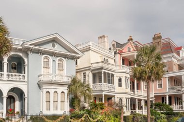 Charleston sömürge evleri