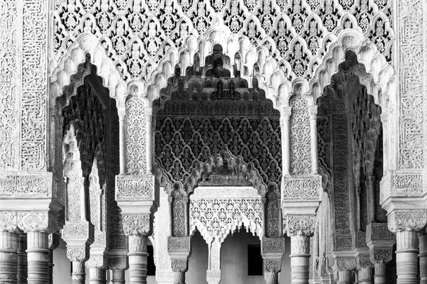 Alhambra decor in black and white — Stock Photo, Image