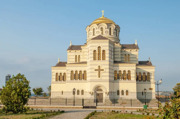 聖ウラジーミル ロシア正教会は 6世紀にクリミアのセヴァストポリにある古代クリーク植民地チェルソネソスに建てられた — ストック写真