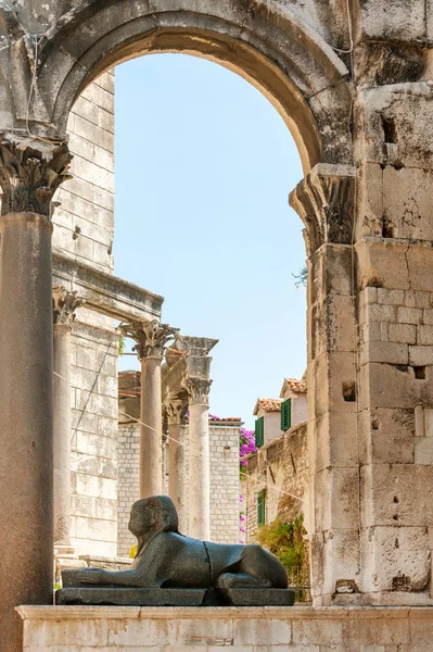 3500 Gammal Svart Granit Sfinx Med Romerska Kejsaren Diocletian Från — Stockfoto