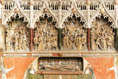 Fransa Amiens 'in ünlü Notre-Dame katedralinin içinde nefis ortaçağ oymaları