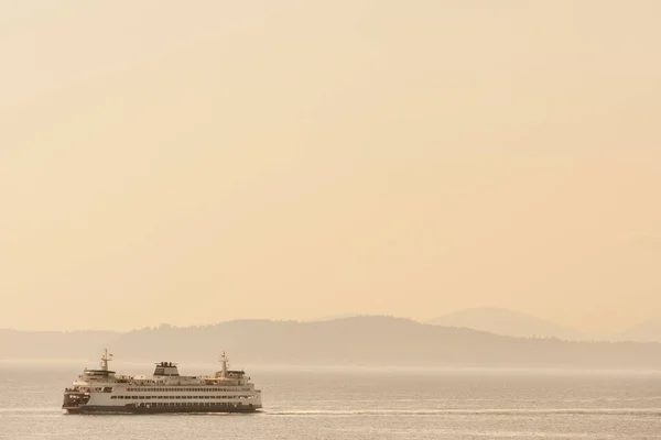 Trajektová Loď Přepravující Cestující Auta Přes Puget Sound Seattlu Olympijský — Stock fotografie