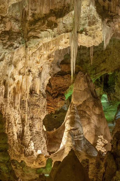 Carlsbad Mağaraları Ulusal Parkı New Mexico Abd Aydınlanmış Sarkıtlar Dikitler — Stok fotoğraf