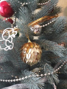 Yılbaşında Noel ağacı süslemeleri