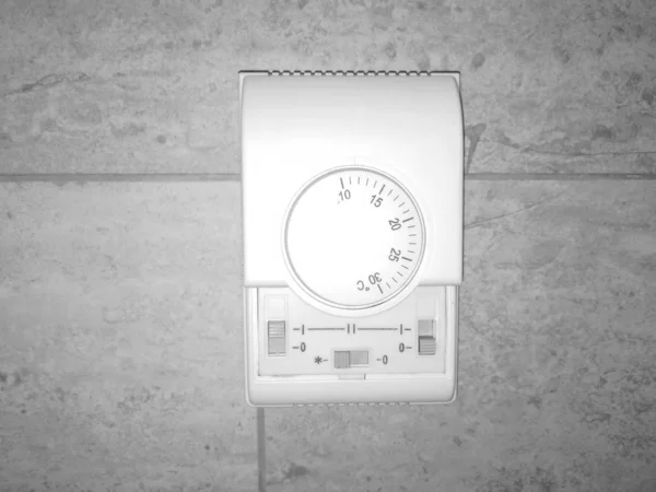 Controlador Temperatura Pende Parede Mármore Dentro Edifício Controlando Cortina Térmica — Fotografia de Stock