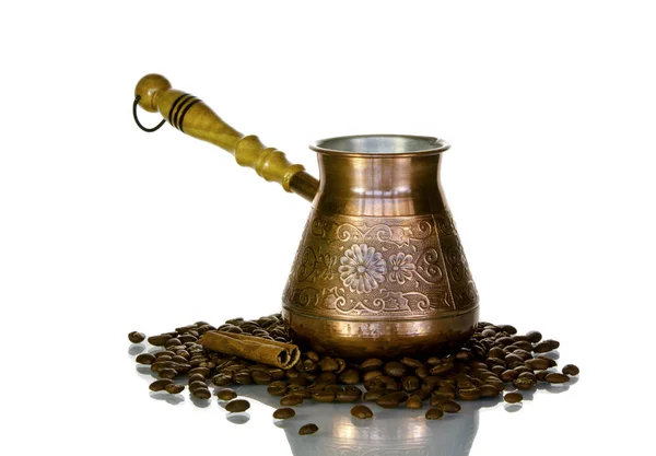 Turku ve beyaz arka plan üzerinde izole kahvenin kahve.