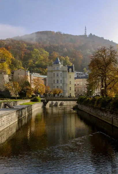 Blick auf die berühmte Kurstadt-Karlsbad variieren. Tschechische Republik — Stockfoto