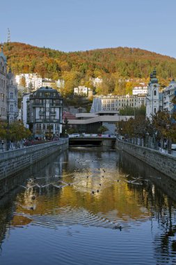 Tarihi Merkezi, Karlovy Vary. İyi bilinen tatil kasabası mimarisi. Çek Cumhuriyeti. Karlovy Vary mineral springs.  