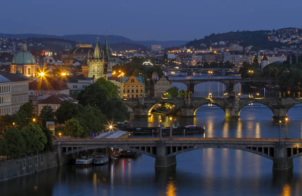 Noční Pohled Řeku Vltavu Mosty Letenských Sadů Česká Republika Praha — Stock fotografie