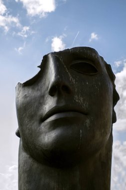 Bamberg. Almanya. 14 Eylül 2019 'da. Centurione. Igor Mitoraj 'ın heykeli. Bamberg 'in cazibesi. Igor Mitoraj 'ın heykeli. Bavyera.