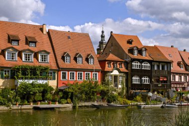  Bamberg, Almanya , 14 Eylül 2019. küçük nehir Regnitz ve eski şehir Bamberg Unesco miras şehir güzel bir görünüm. Avrupa'da Bavyera.Turizm.