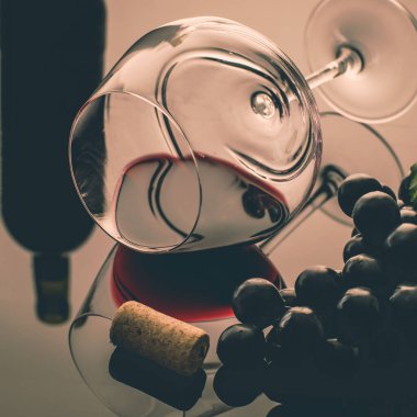 kırmızı asma üzümlü yalancı üzüm camı 