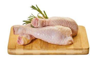  Çiğ et, tavuk budu. 