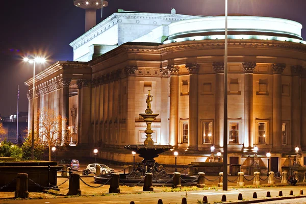 Liverpool Velká Británie, 31 října 2016. Noční pohled na St Georges Hall Liverpool, stupeň 1 uvedeny budova — Stock fotografie