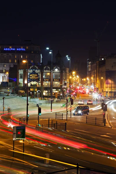 LIVERPOOL 31 OCTUBRE 2016. Una vista de Lime Street Liverpool Reino Unido por la noche — Foto de Stock