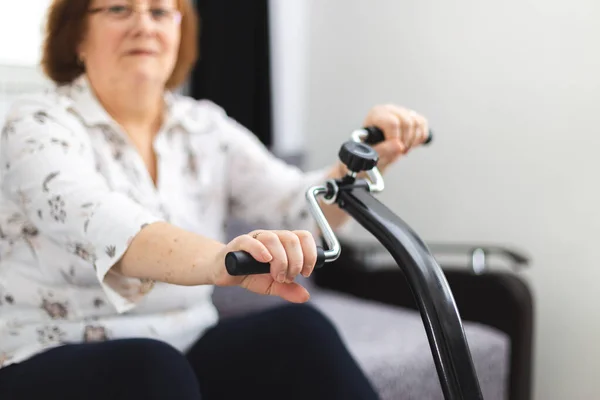 Senior training at home — Stock Image Senior training at home Stock Image