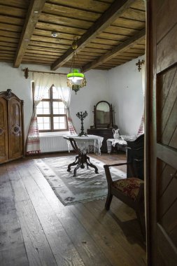 IPOTESTI, ROMANIA -AĞUSTOS 14. 2017, Romanya 'nın en büyük yazar ve şairi Mihai Eminescu' nun müze binası..