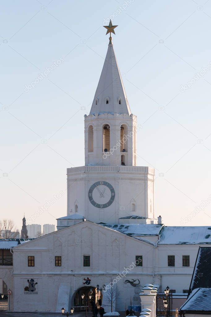Spasskaya tower. view from afar and view through the window