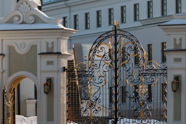 Modern ve klasik binalar şehir manzara