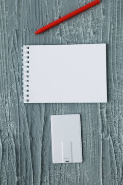 Kurumsal kimlik şablon beyaz ve renkli (turuncu, kırmızı, siyah, sarı, pembe, mavi, bej)