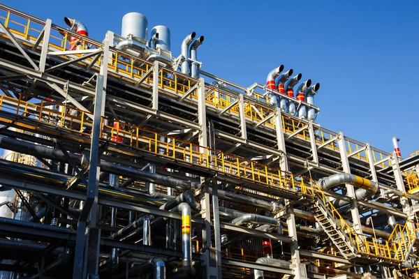 Petrol arıtma donanımları