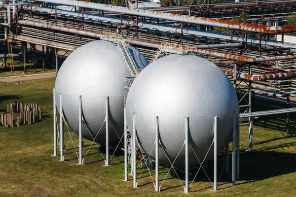 petrol ve gaz rafinerisi